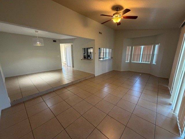 Townhouse for rent at 332 Caribbean Dr, Davenport, FL 33897