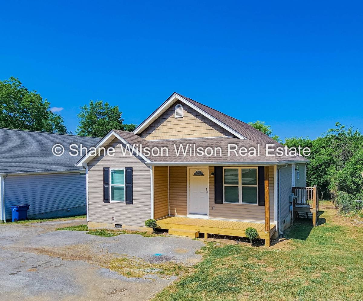 House for rent at 110 2nd St, Rossville, GA 30741