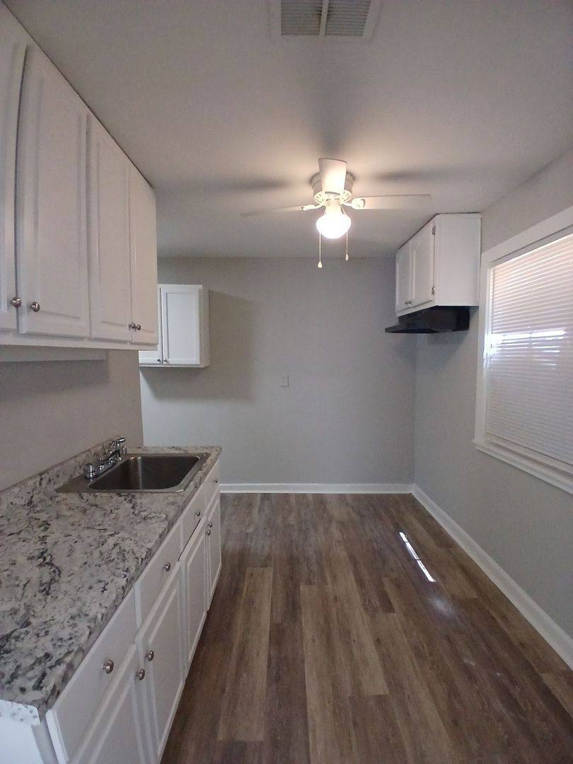 House for rent at 914 Restbrook Ave, Memphis, TN 38127
