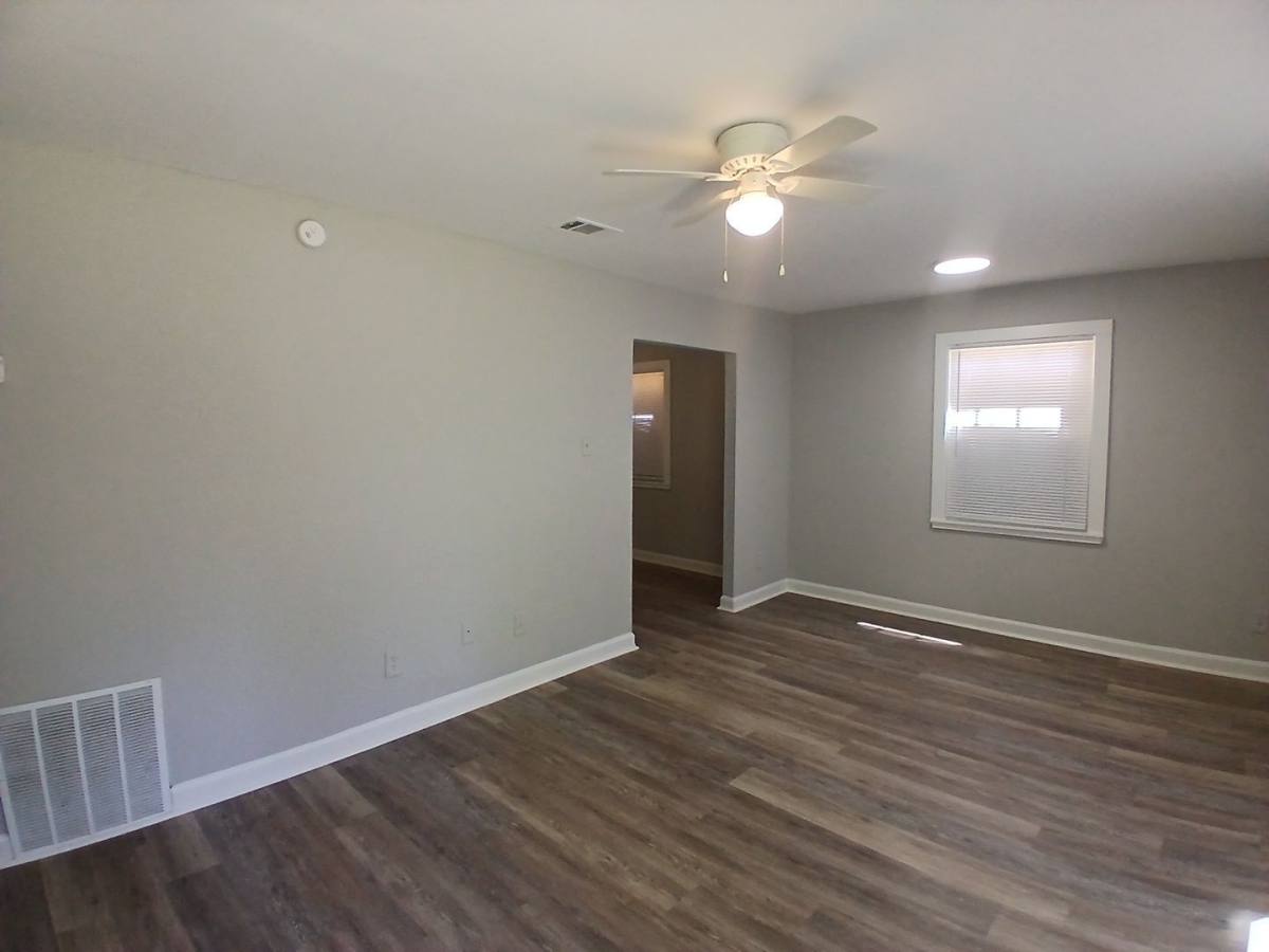 House for rent at 914 Restbrook Ave, Memphis, TN 38127
