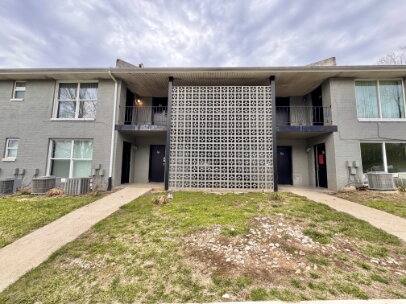 Apartment for rent at 1988 Cambridge Dr #3B, Lexington, KY 40504