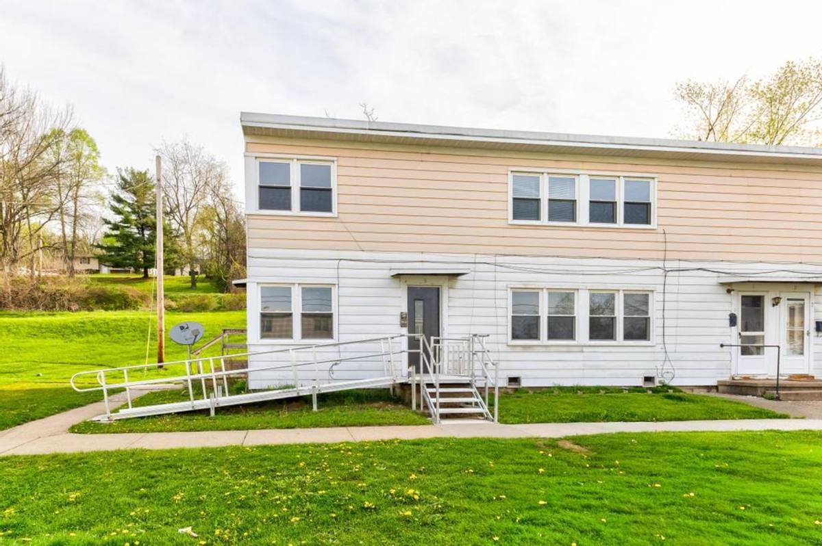 Apartment for rent at 1-50 Mount Vernon Dr, Aliquippa, PA 15001