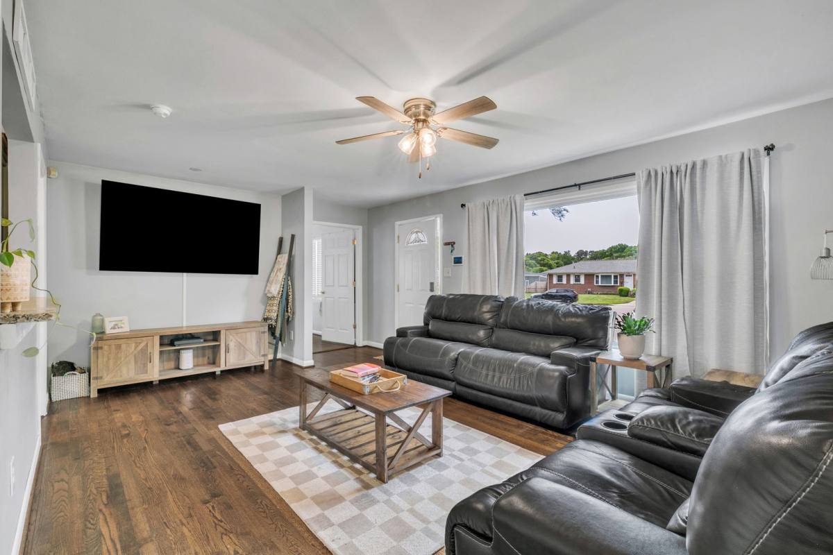 House for rent at 304 Wales Circle, Hampton, VA 23666