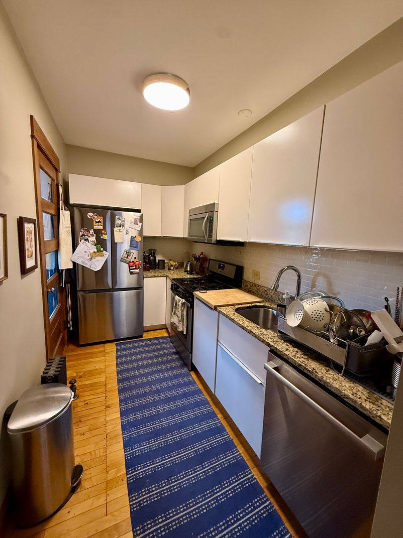 Apartment for rent at 1414-1416 W Farragut, Chicago, IL 60640
