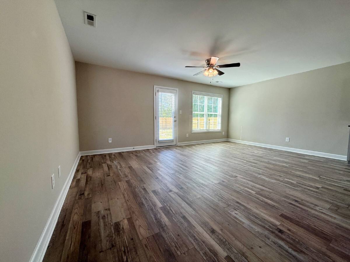Townhouse for rent at 8103 King Rd, Fayetteville, NC 28306