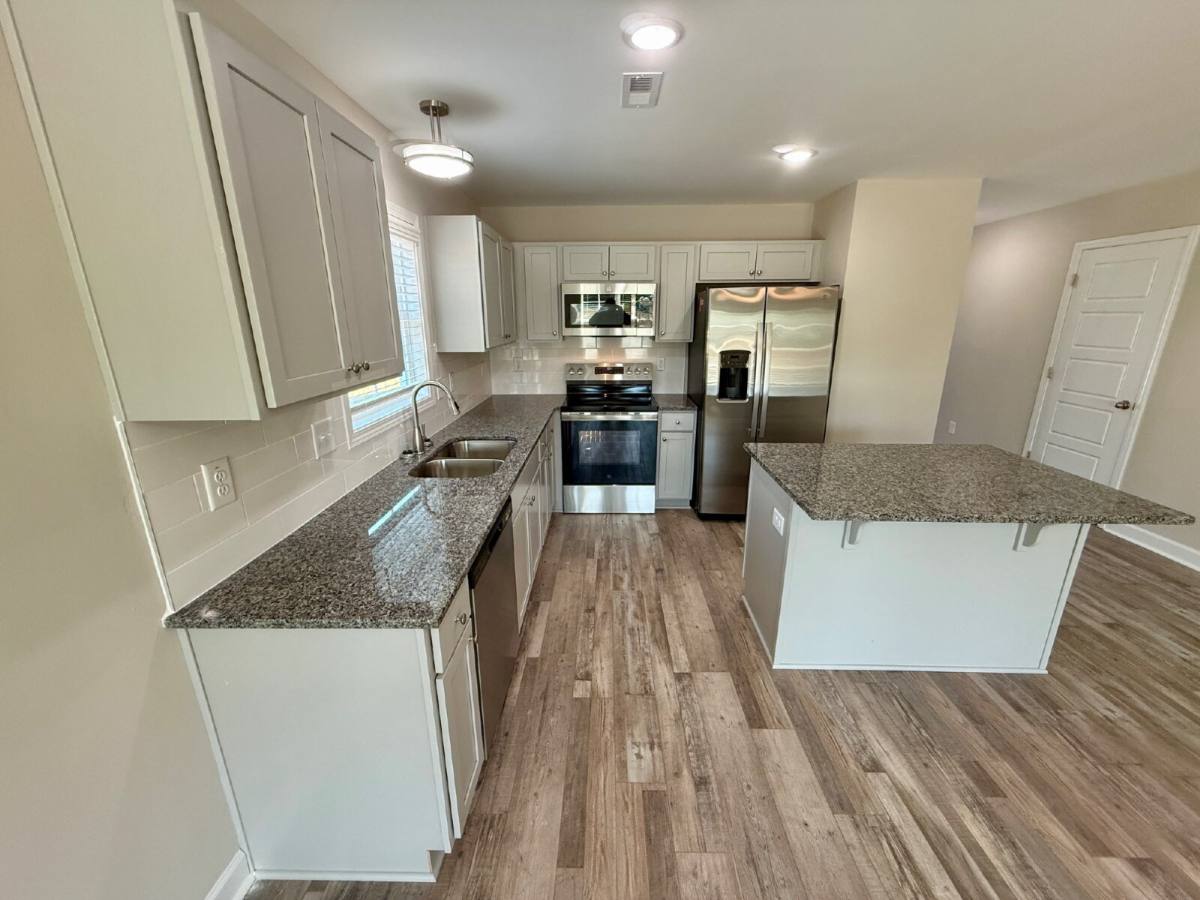 Townhouse for rent at 8103 King Rd, Fayetteville, NC 28306