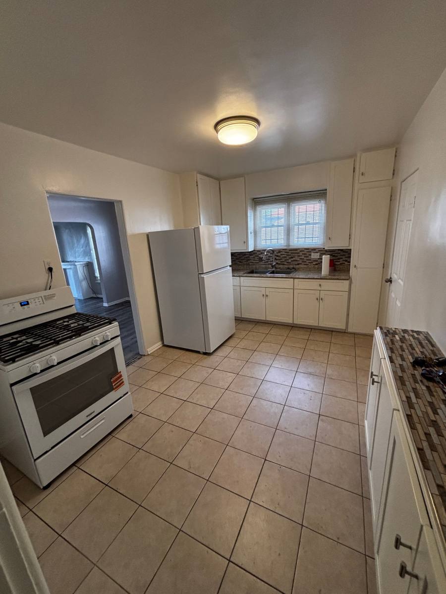 Apartment for rent at 1850 S Curson, Los Angeles, CA 90019