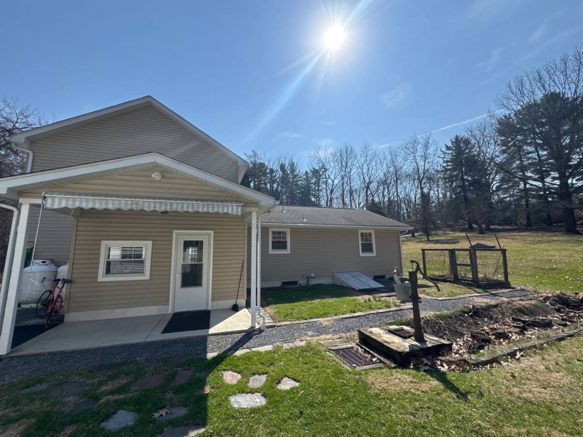 House for rent at 3676 Lower Saucon Rd, Hellertown, PA 18055
