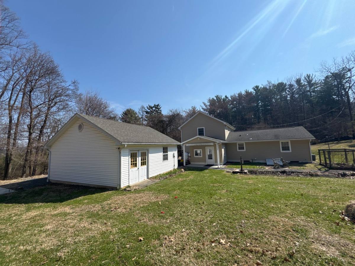 House for rent at 3676 Lower Saucon Rd, Hellertown, PA 18055