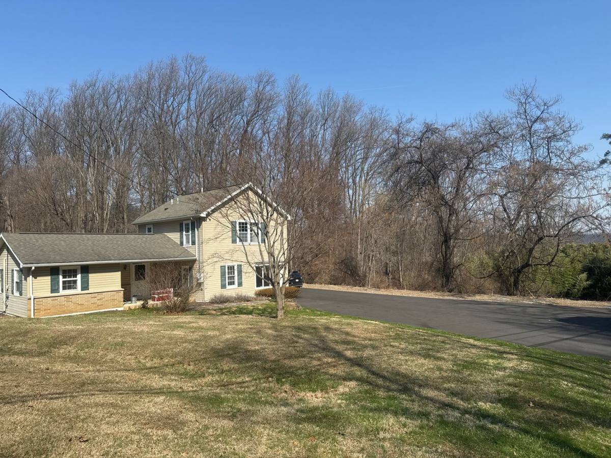 House for rent at 3676 Lower Saucon Rd, Hellertown, PA 18055