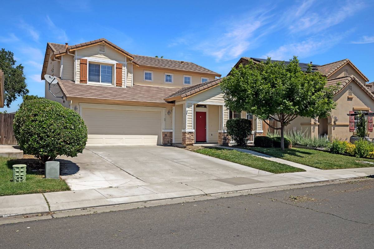 House for rent at 1605 Laugenour Dr, Woodland, CA 95776