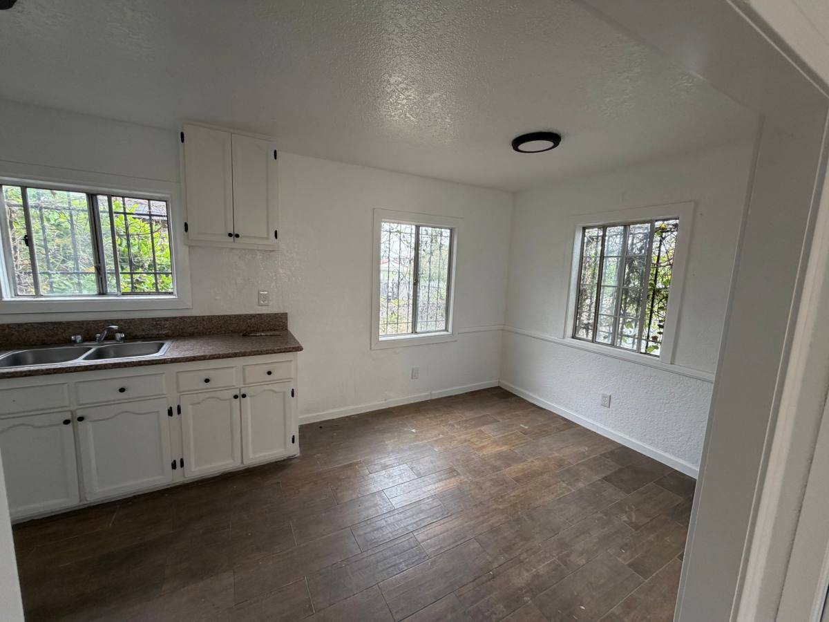 Townhouse for rent at 11100 Normandie Ave #3 4, Los Angeles, CA 90044