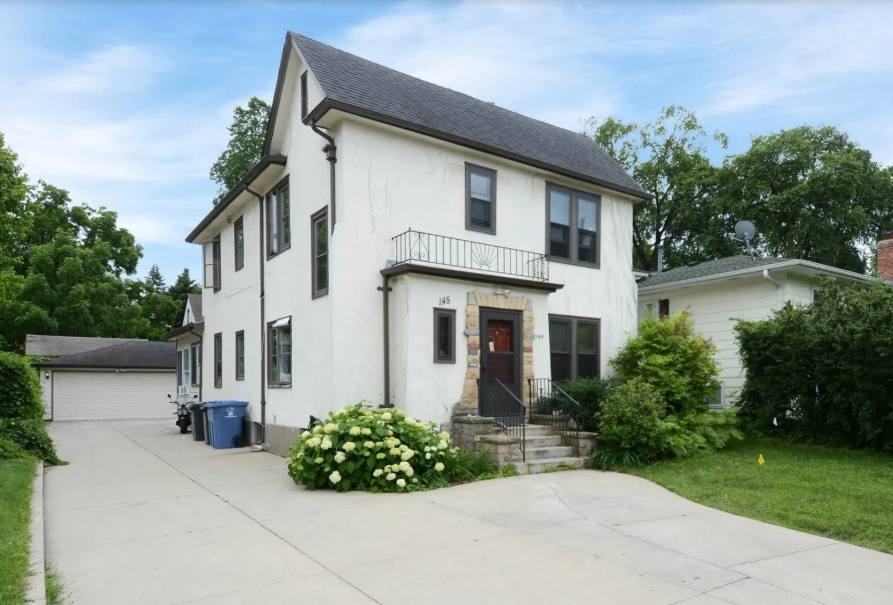 Townhouse for rent at 145 W Diamond Lake Rd, Minneapolis, MN 55419