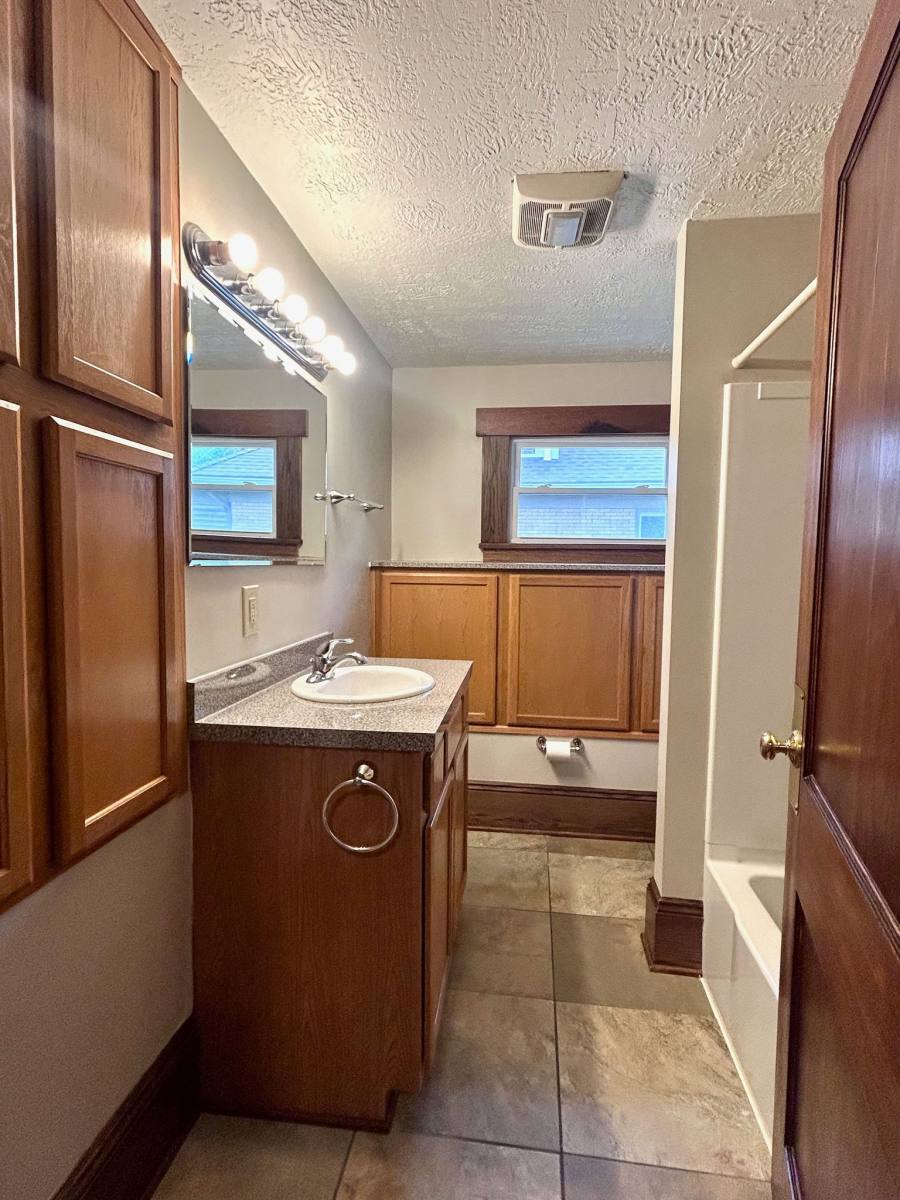 Apartment for rent at 199 Beck Ave #2, Akron, OH 44302