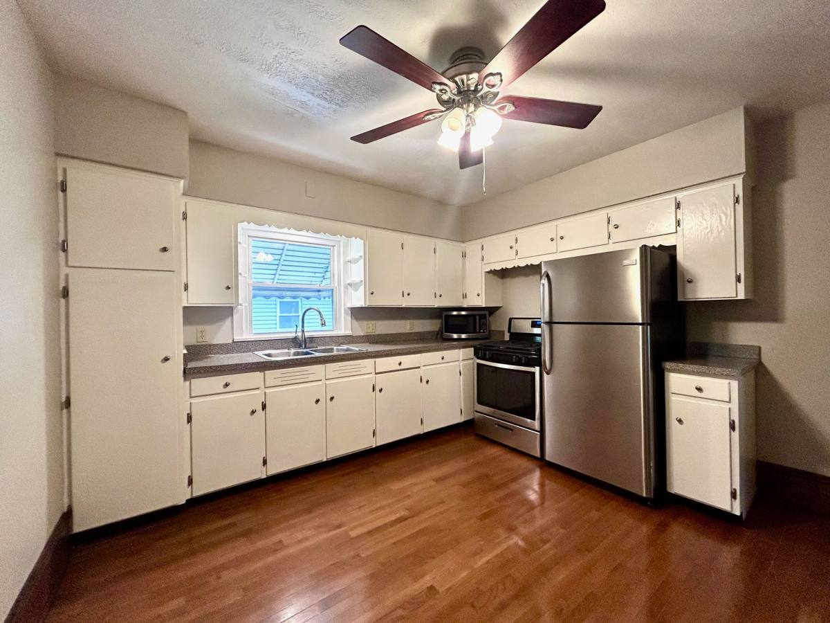 Apartment for rent at 199 Beck Ave #2, Akron, OH 44302