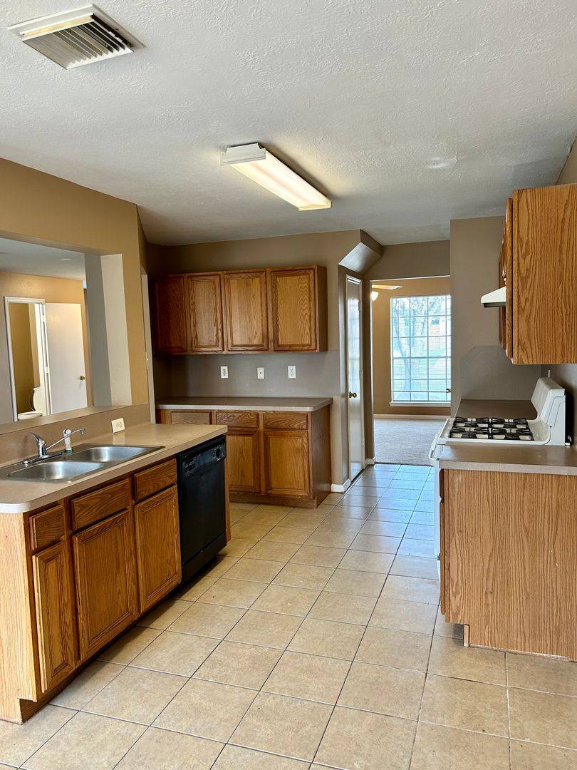 House for rent at 18315 Willow Moss Dr, Katy, TX 77449