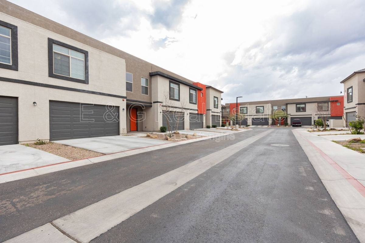 Apartment for rent at 2950 N 38th St #13, Phoenix, AZ 85018