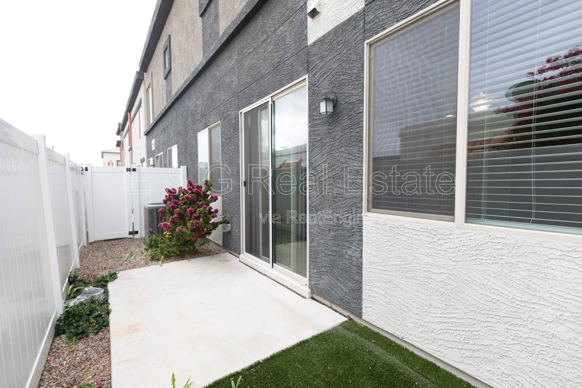 Apartment for rent at 2950 N 38th St #13, Phoenix, AZ 85018