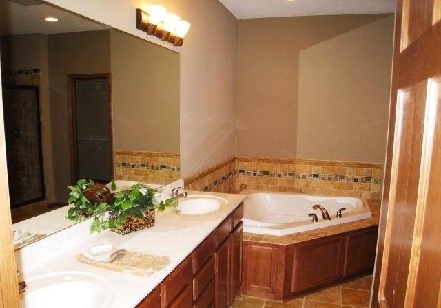 Townhouse for rent at 10778 Falling Water Lane, Saint Paul, MN 55129