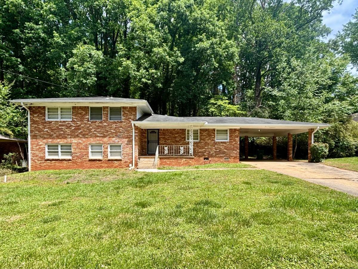 House for rent at 2612 Dawn Dr, Decatur, GA 30032