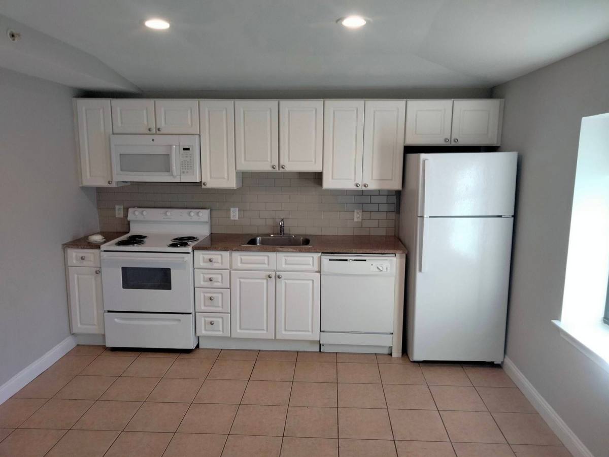 Apartment for rent at 36 Imlay St #C, Hartford, CT 06105