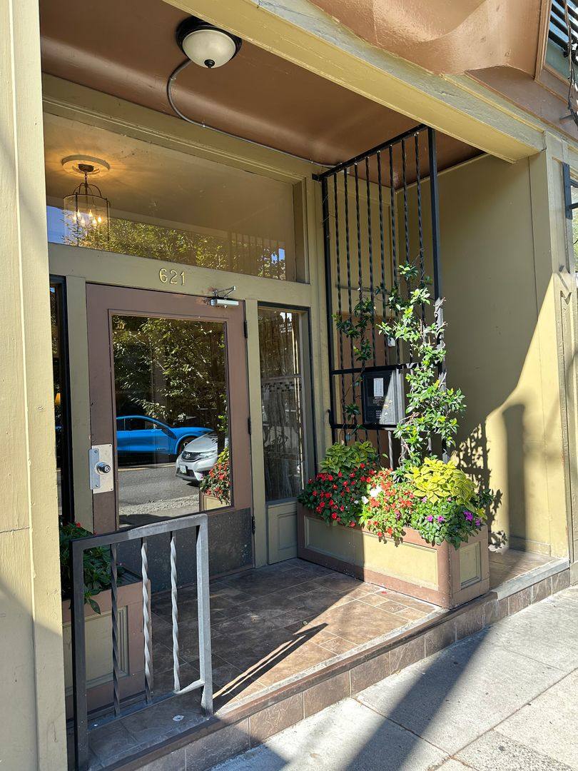Apartment for rent at 621 NW 23rd Ave, Portland, OR 97210