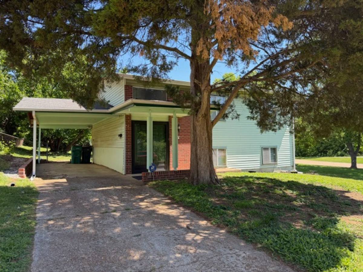 House for rent at 153 Willis Ave, Saint Louis, MO 63119