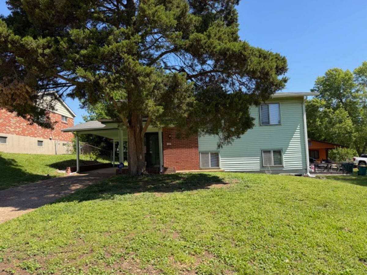 House for rent at 153 Willis Ave, Saint Louis, MO 63119