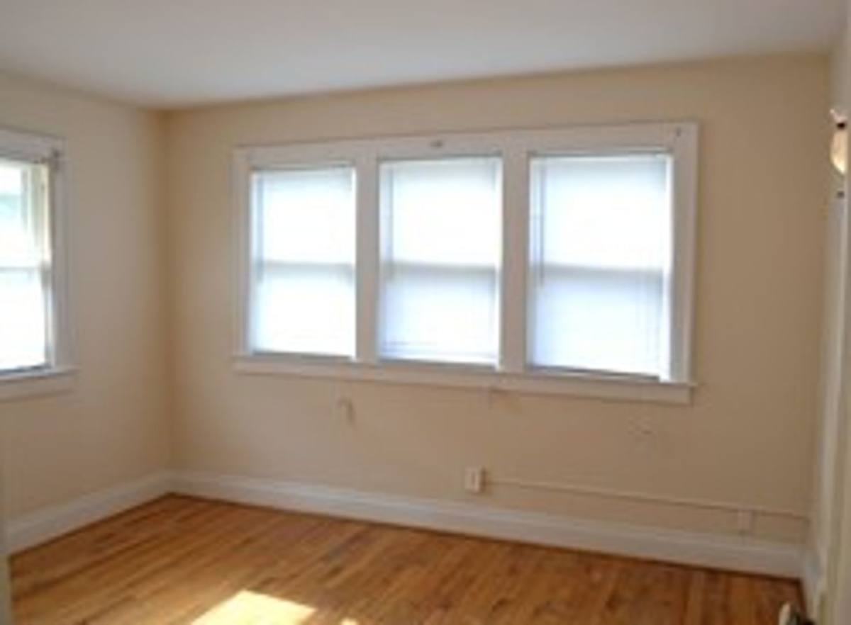 Apartment for rent at 427-429 E Tompkins St, Columbus, OH 43202