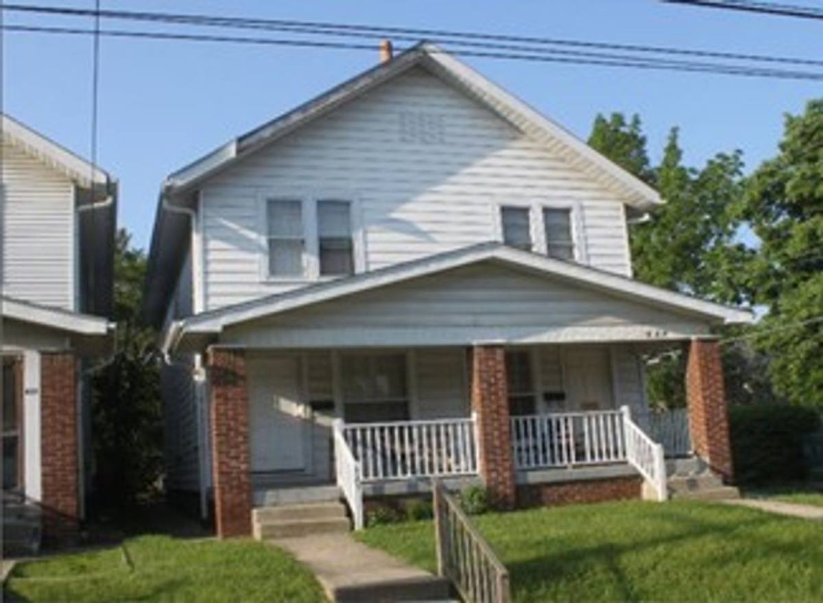 Apartment for rent at 427-429 E Tompkins St, Columbus, OH 43202