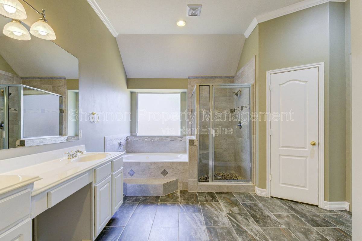 House for rent at 14407 Jessica Falls Circle, Houston, TX 77044