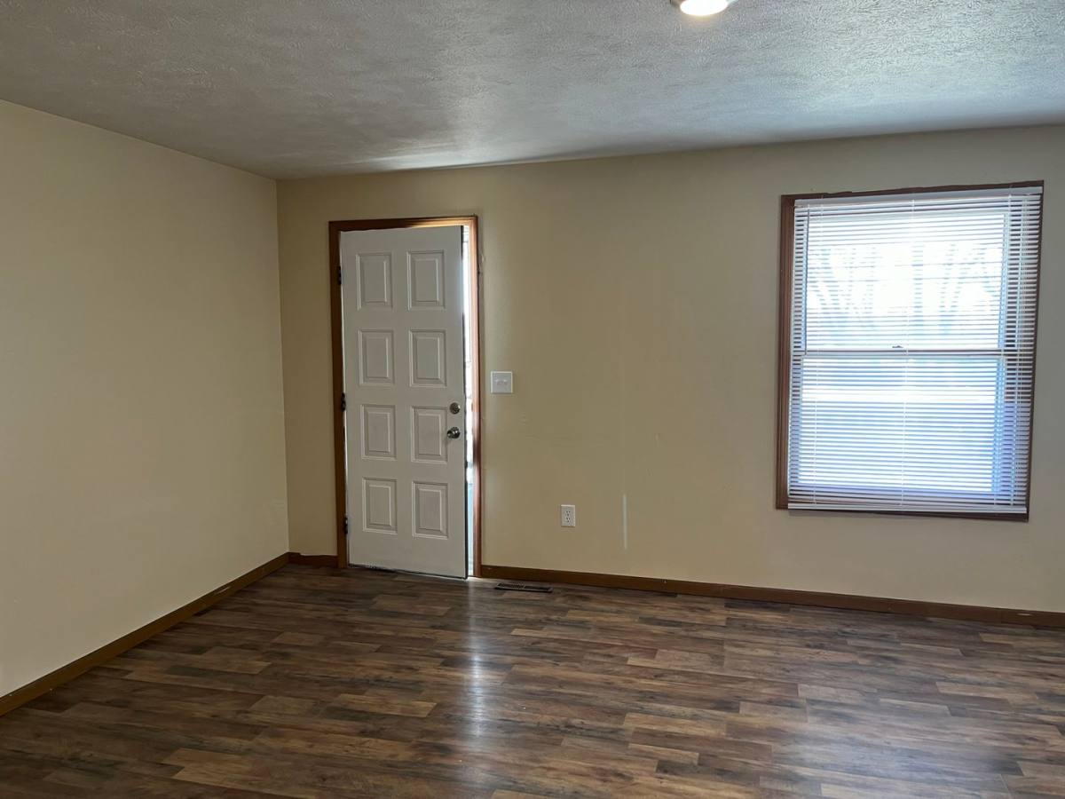 Apartment for rent at 811 813 W Poplar, Springfield, MO 65802