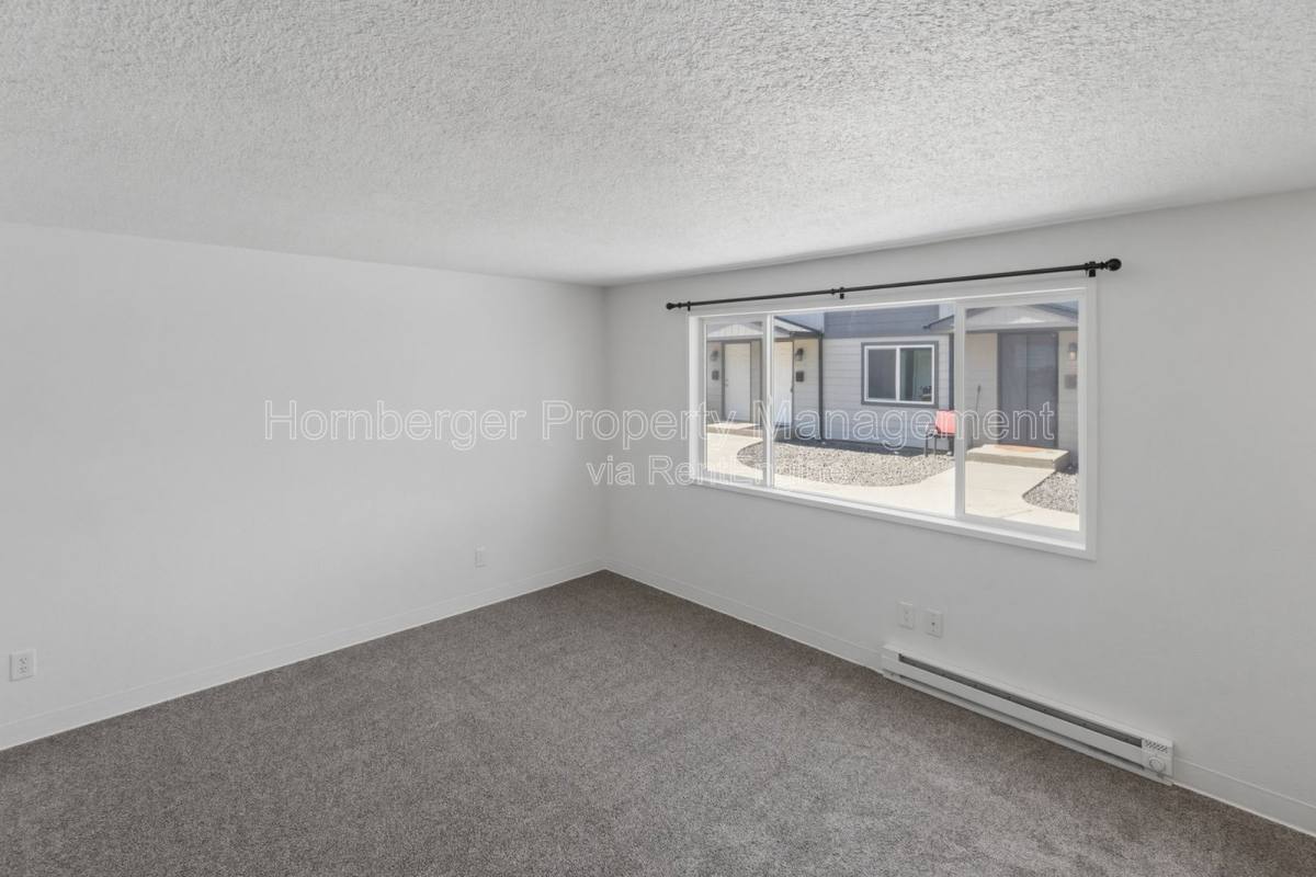 Apartment for rent at 2011 E Desmet Ave, Spokane, WA 99202