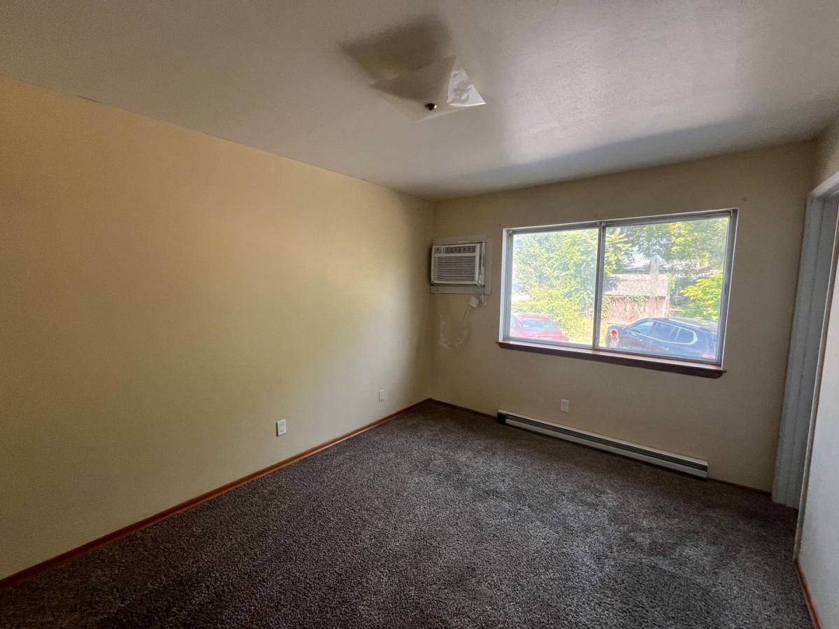 Apartment for rent at 410 Mather St, Alton, IL 62002