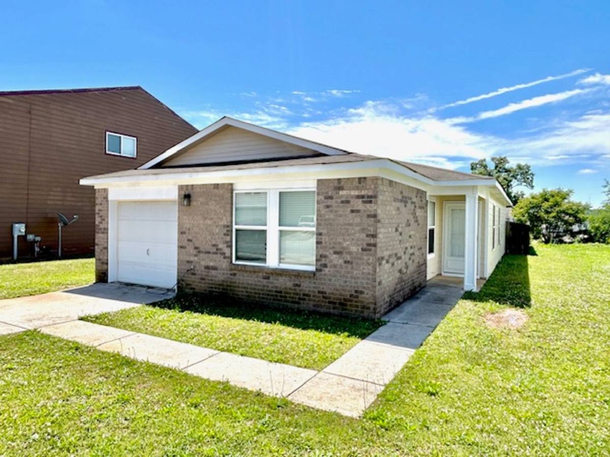 House for rent at 228 Dormont Dr NE, Huntsville, AL 35810