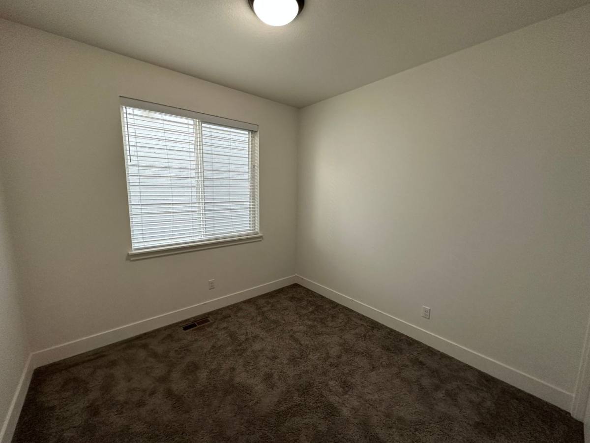 House for rent at 968 SW 213th Ave, Beaverton, OR 97003