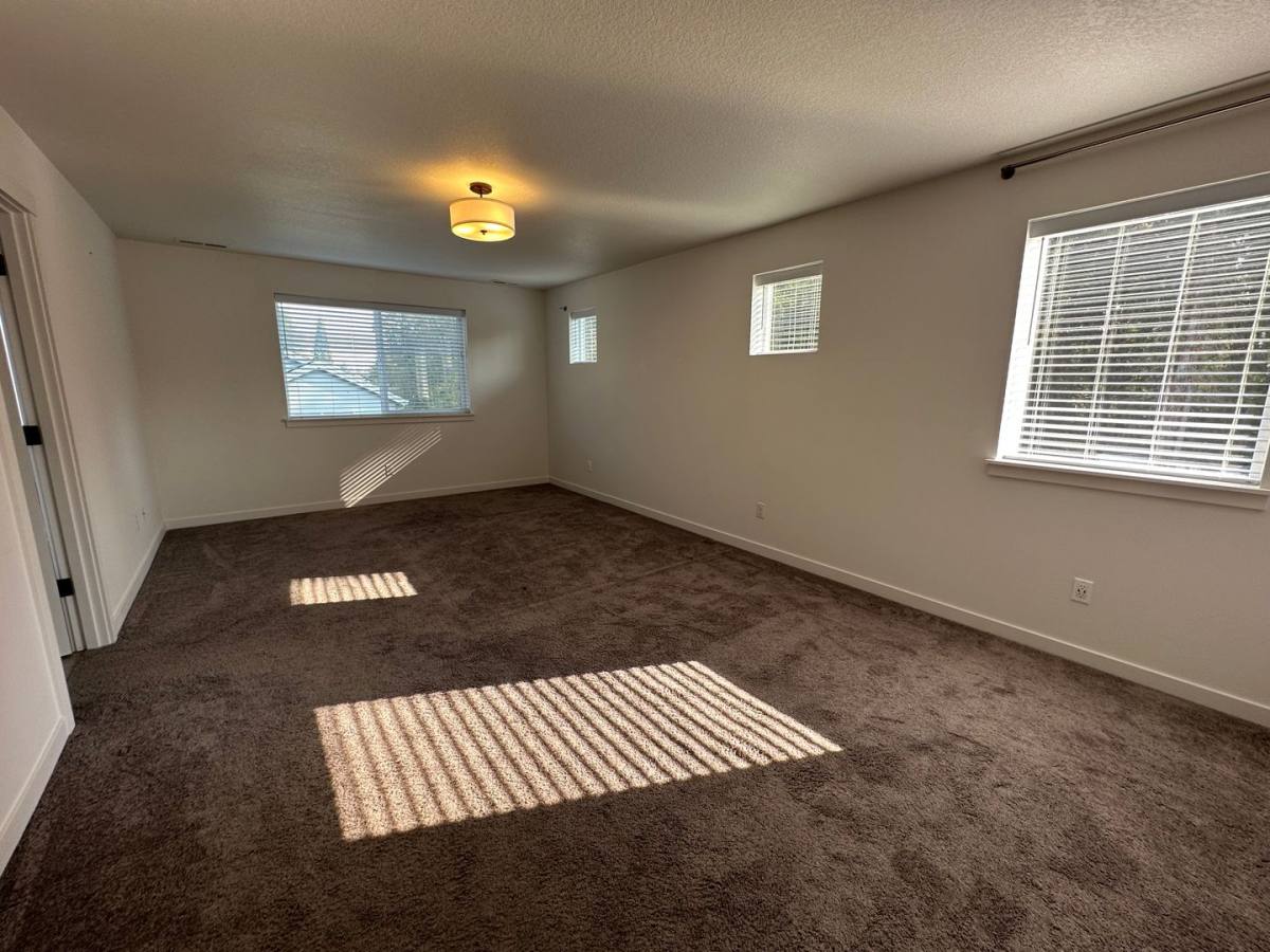House for rent at 968 SW 213th Ave, Beaverton, OR 97003