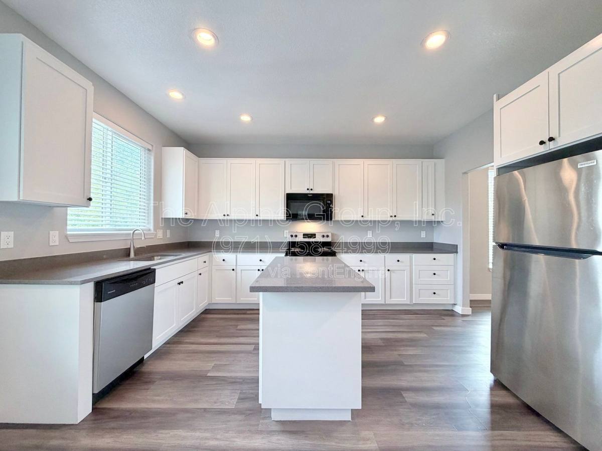 House for rent at 5847 SW Coventry Place, Beaverton, OR 97007