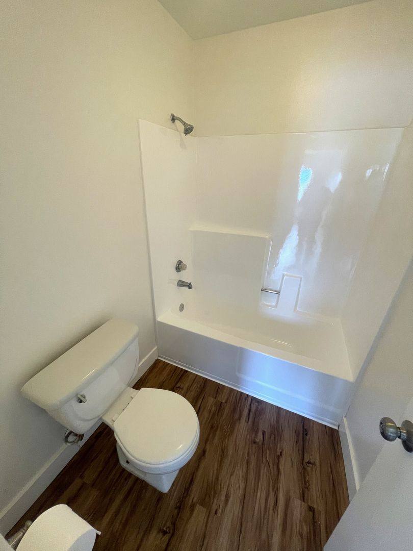Apartment for rent at 2226 Lewis Ave, Long Beach, CA 90806