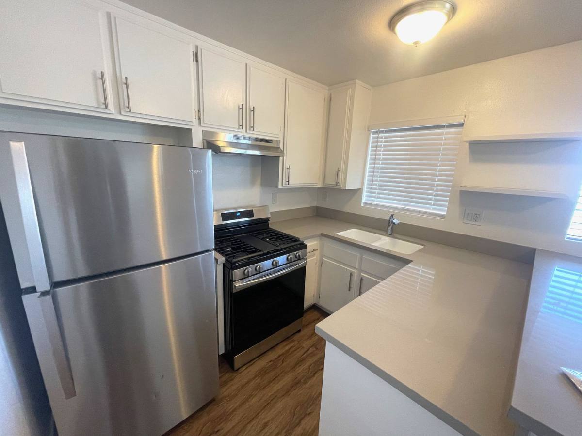 Apartment for rent at 2226 Lewis Ave, Long Beach, CA 90806