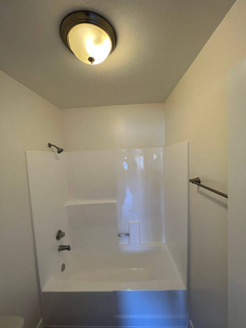 Apartment for rent at 2226 Lewis Ave, Long Beach, CA 90806