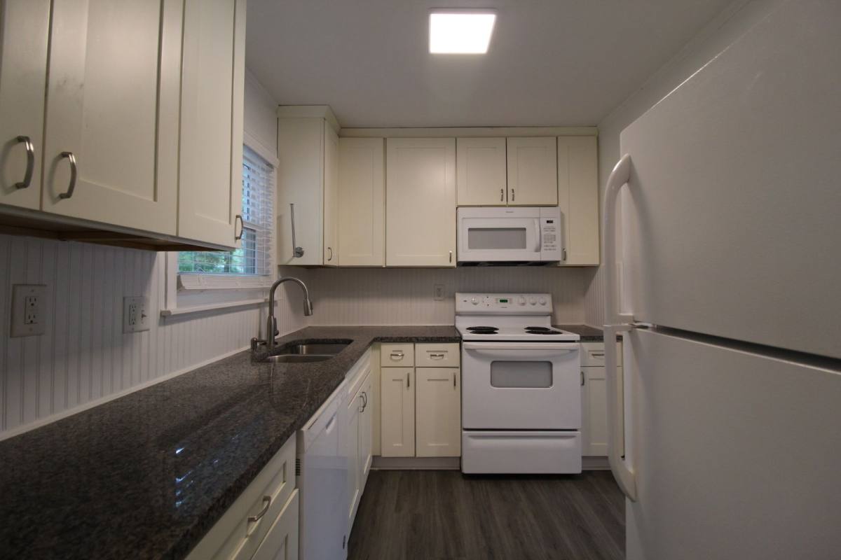 House for rent at 2504 W 76th St, Prairie Village, KS 66208