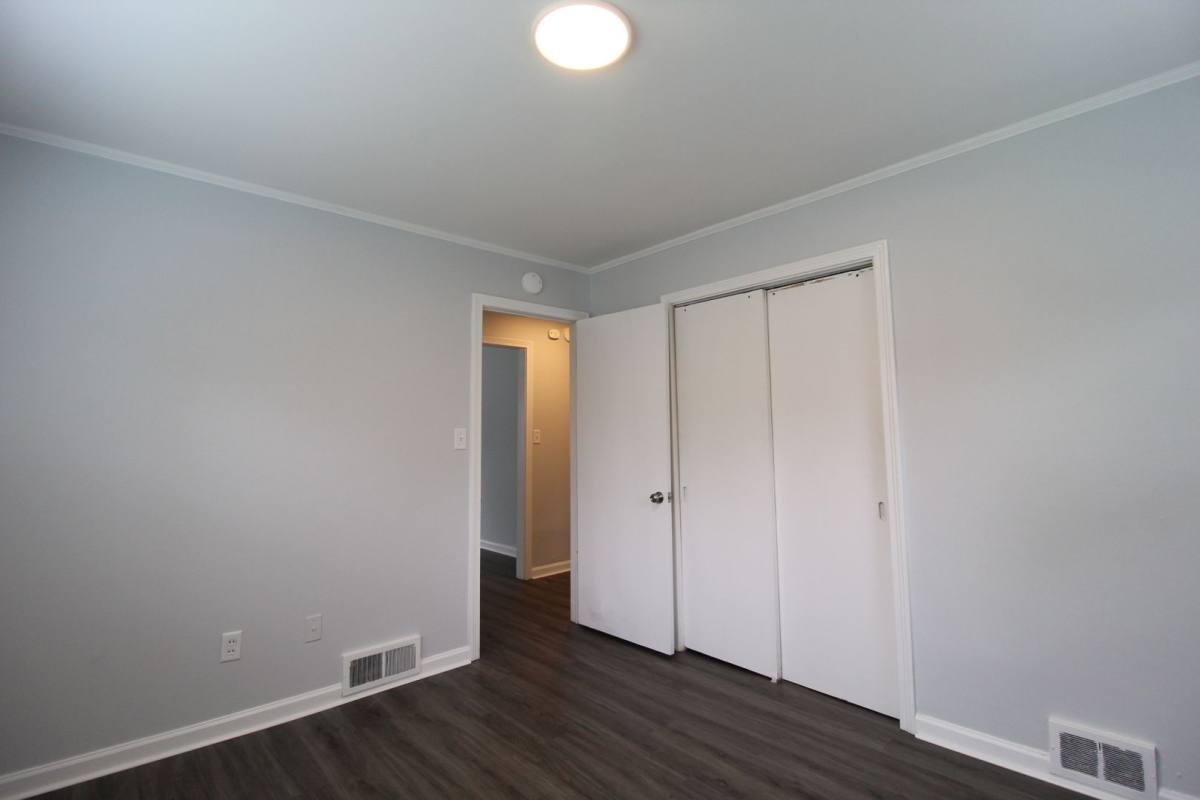 House for rent at 2504 W 76th St, Prairie Village, KS 66208