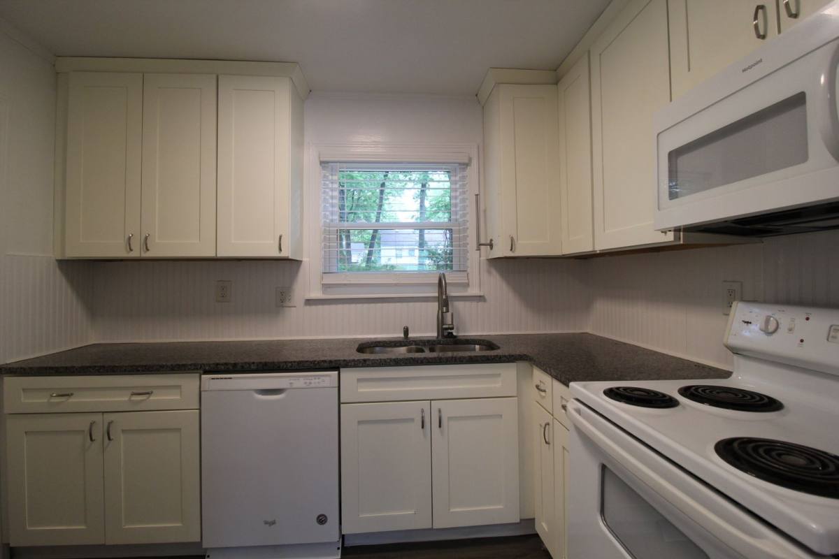 House for rent at 2504 W 76th St, Prairie Village, KS 66208