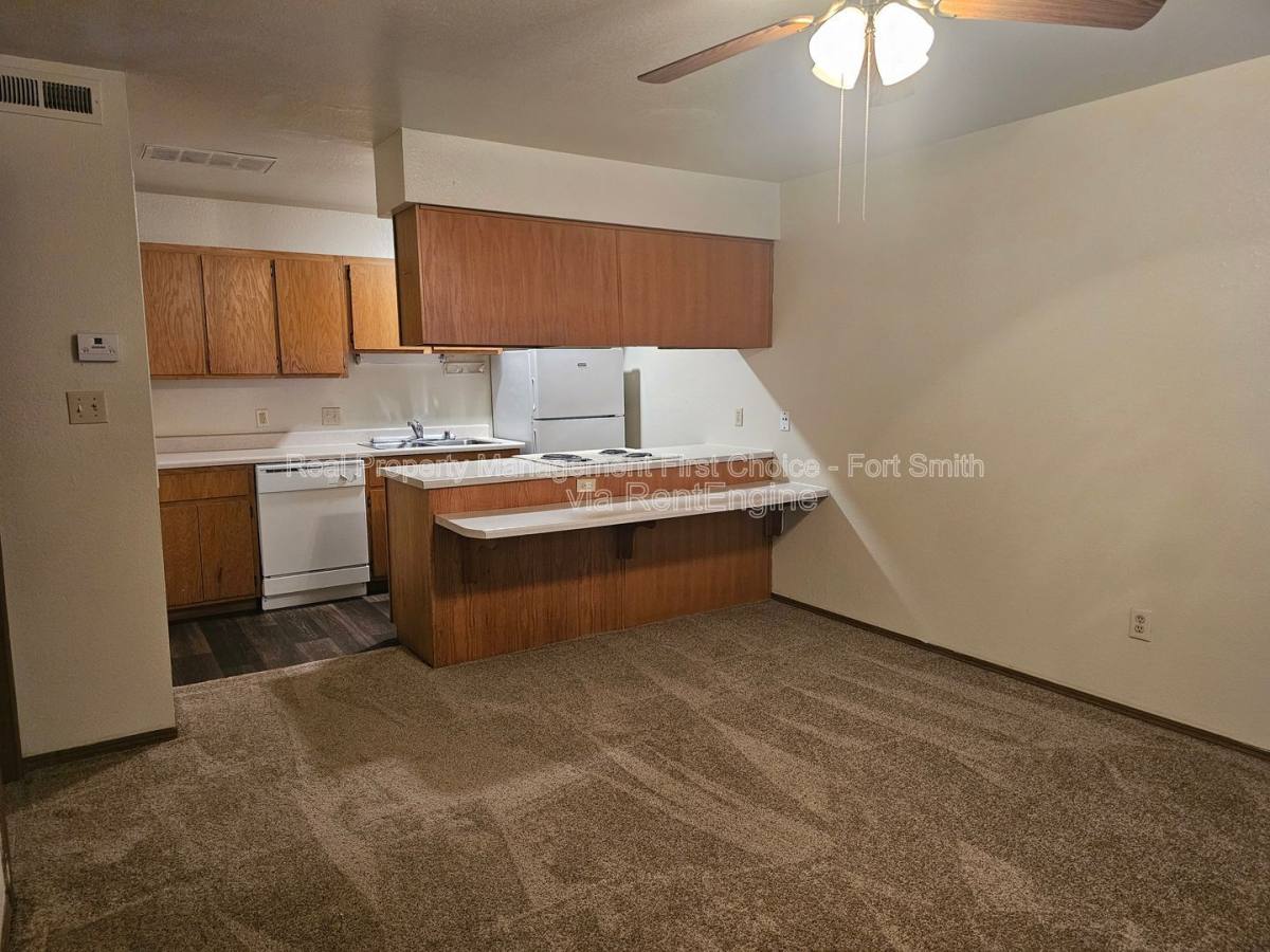 Apartment for rent at 170 Cedar Creek Court #5, Van Buren, AR 72956
