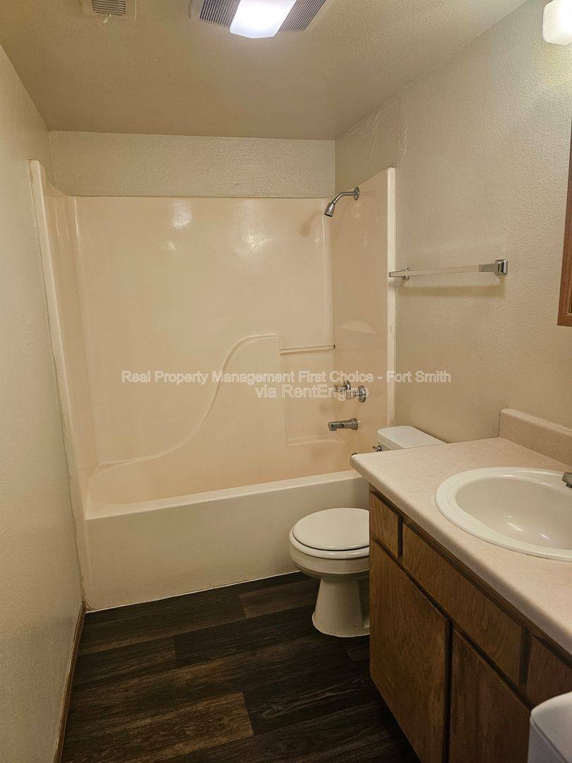 Apartment for rent at 170 Cedar Creek Court #5, Van Buren, AR 72956