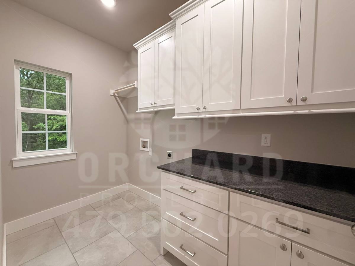 House for rent at 8 Ruthwell Dr, Bella Vista, AR 72715