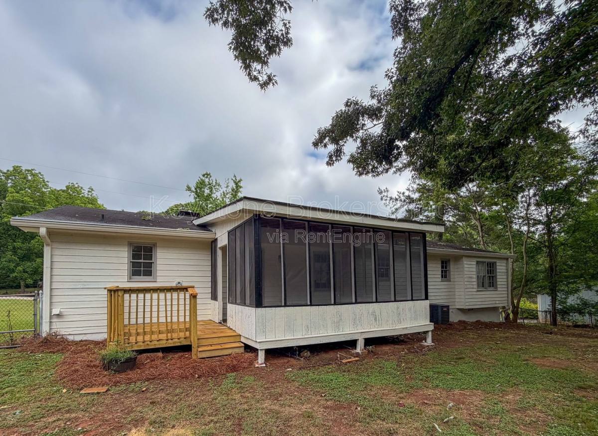 House for rent at 427 Birch Lane SE, Conyers, GA 30094