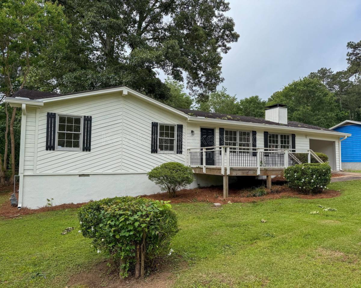 House for rent at 427 Birch Lane SE, Conyers, GA 30094