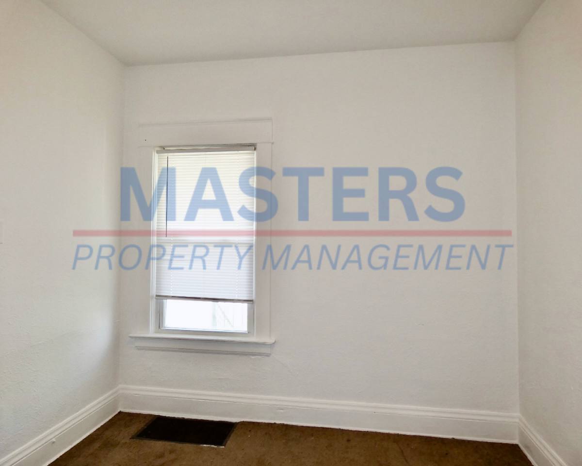 House for rent at 420 Everett St, Toledo, OH 43608